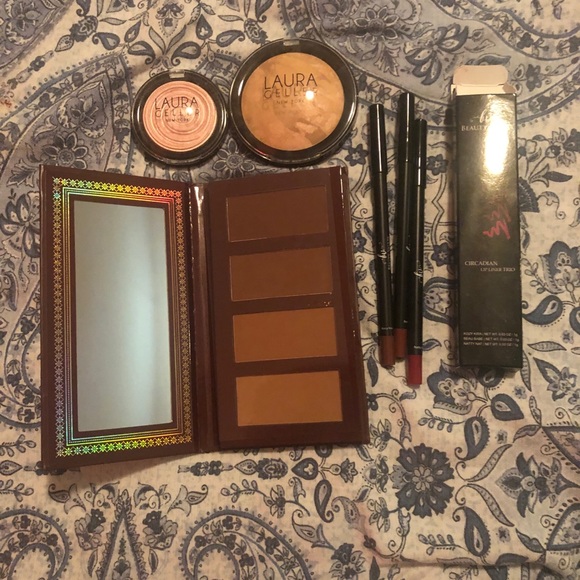 Makeup bundle - Picture 2 of 2